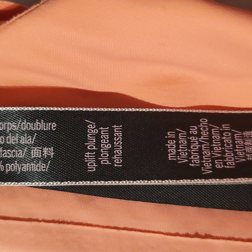 Bras - Picture 6 of 7
